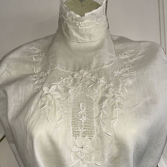 Antique handmade white cotton muslin‎ high neck long sleeve embroidered blouse - Picture 2 of 13